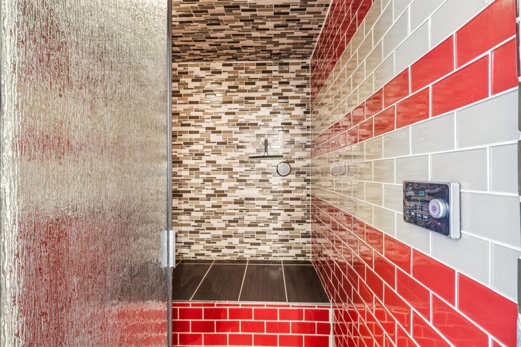 79 Riverglen Way Se, Calgary, AB - Indoor Photo Showing Other Room