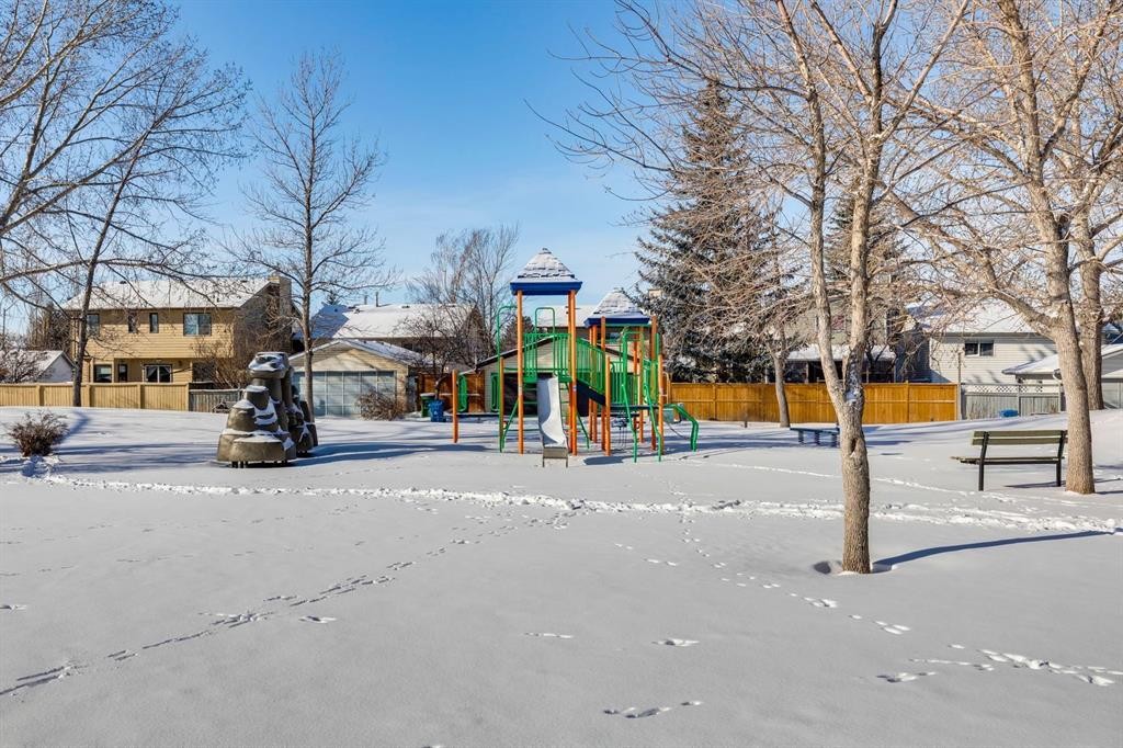79 Riverglen Way Se, Calgary, AB - Outdoor