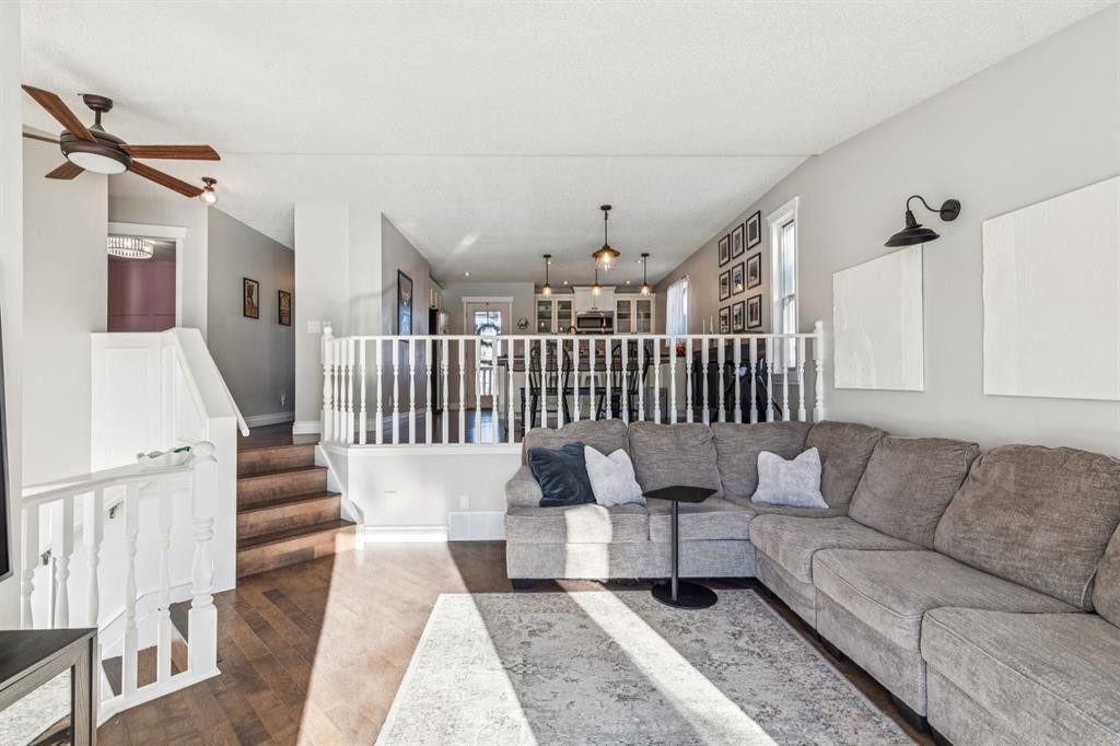 79 Riverglen Way Se, Calgary, AB - Indoor Photo Showing Living Room