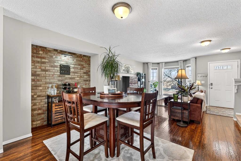 88 Cramond Green Se, Calgary, AB - Indoor Photo Showing Dining Room