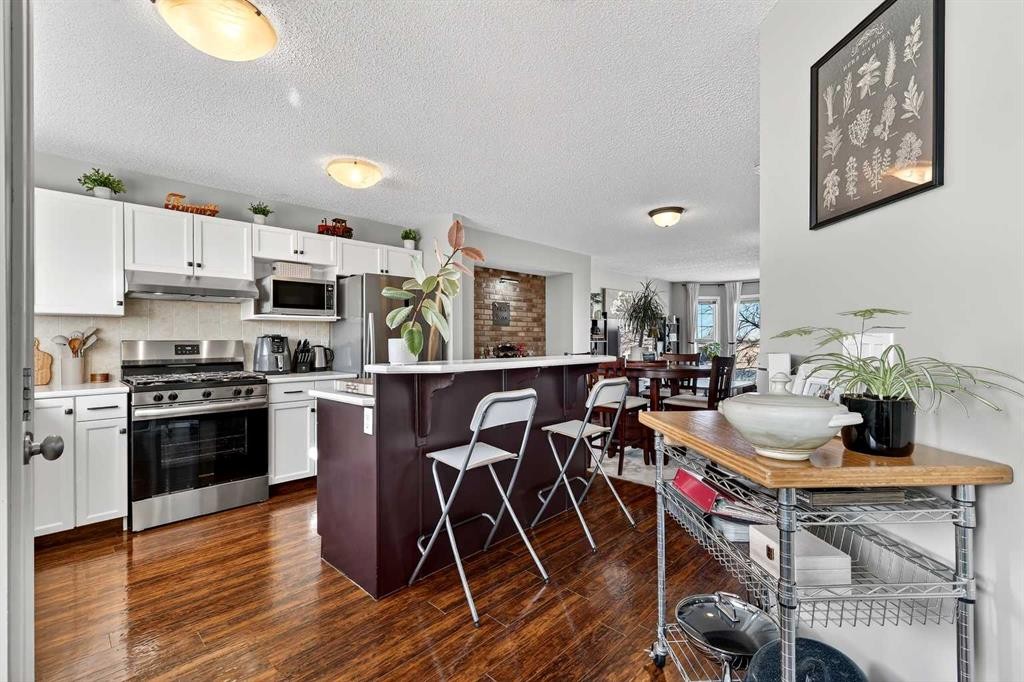 88 Cramond Green Se, Calgary, AB - Indoor Photo Showing Kitchen