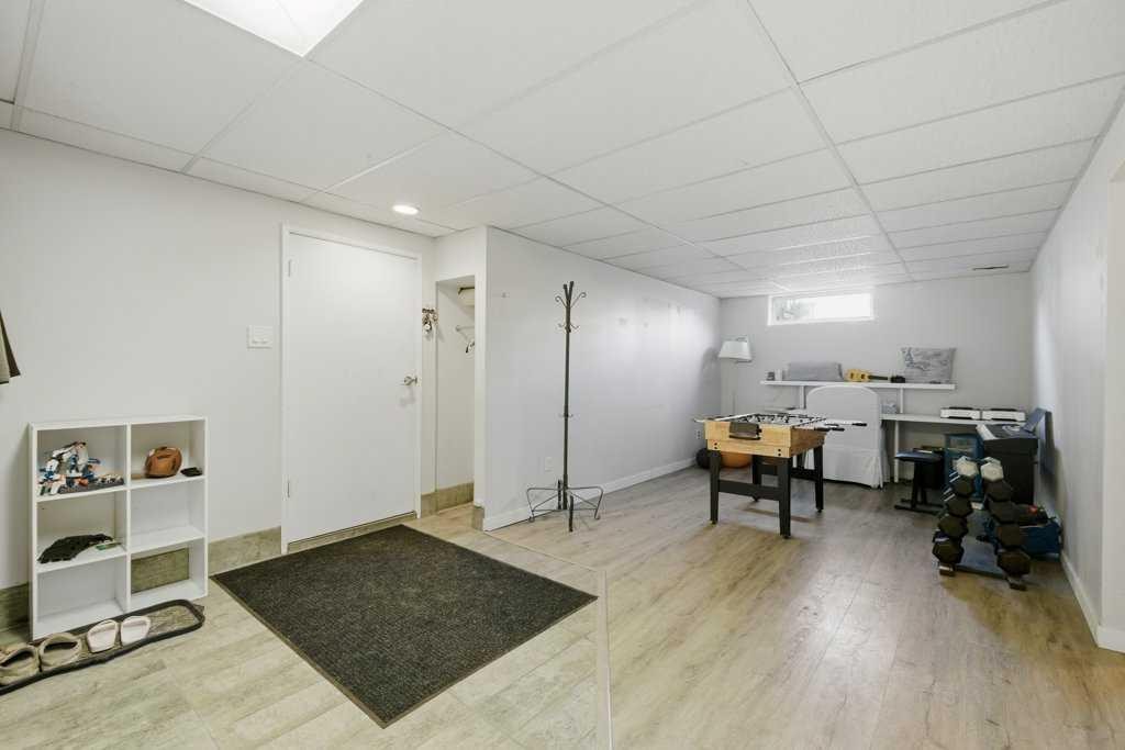 524 Hunterplain Hill Nw, Calgary, AB - Indoor