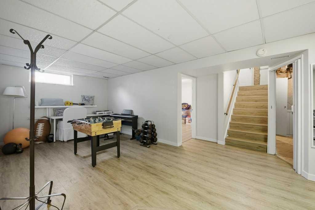 524 Hunterplain Hill Nw, Calgary, AB - Indoor Photo Showing Other Room