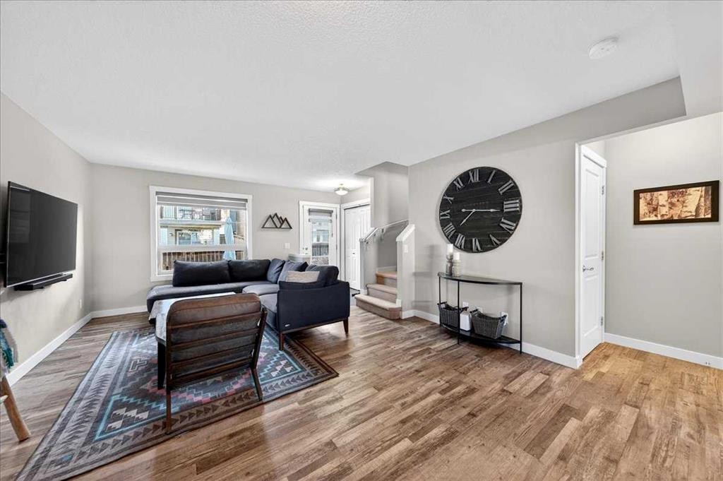 37 Aspen Hills Terrace Sw, Calgary, AB - Indoor Photo Showing Living Room