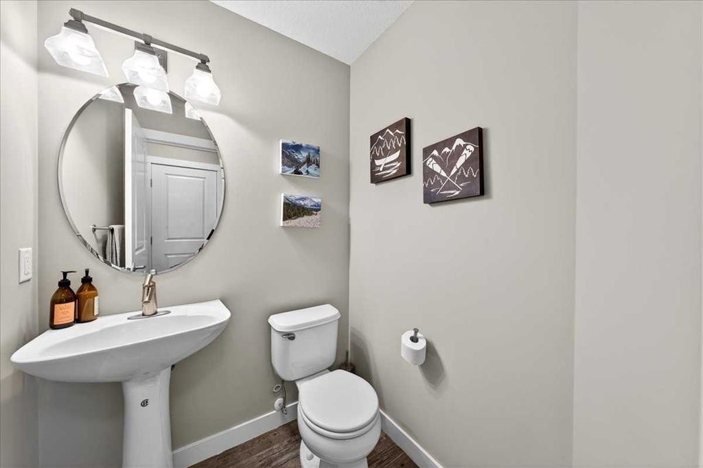 37 Aspen Hills Terrace Sw, Calgary, AB - Indoor Photo Showing Bathroom
