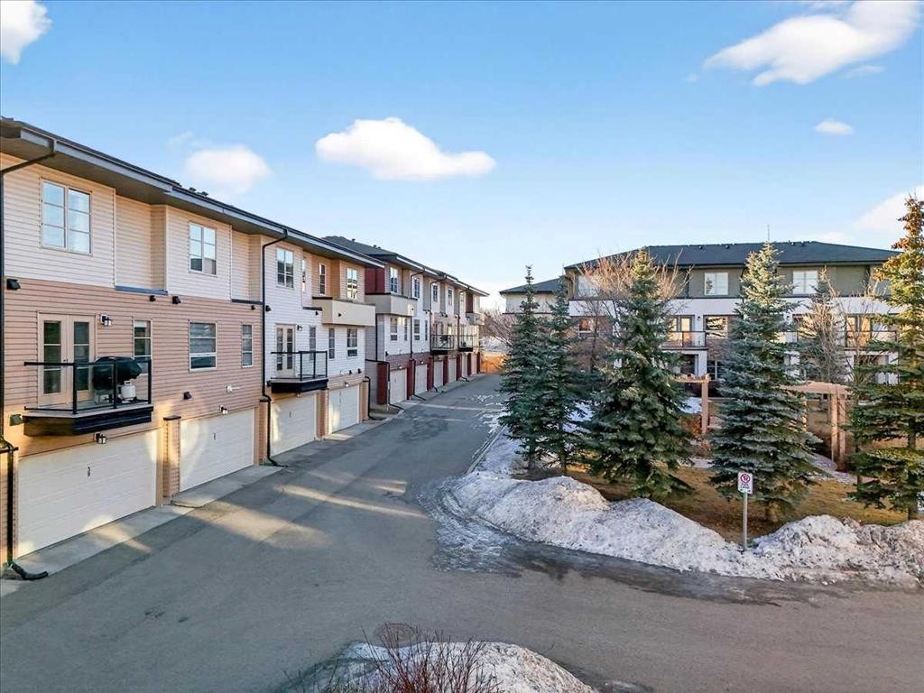 37 Aspen Hills Terrace Sw, Calgary, AB - Outdoor