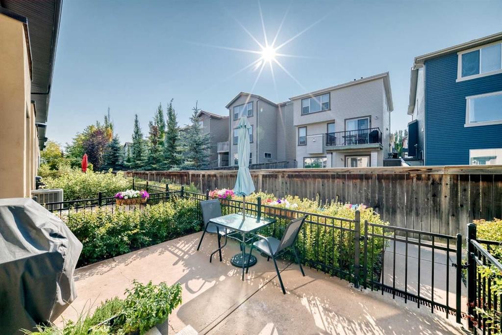 37 Aspen Hills Terrace Sw, Calgary, AB - Outdoor