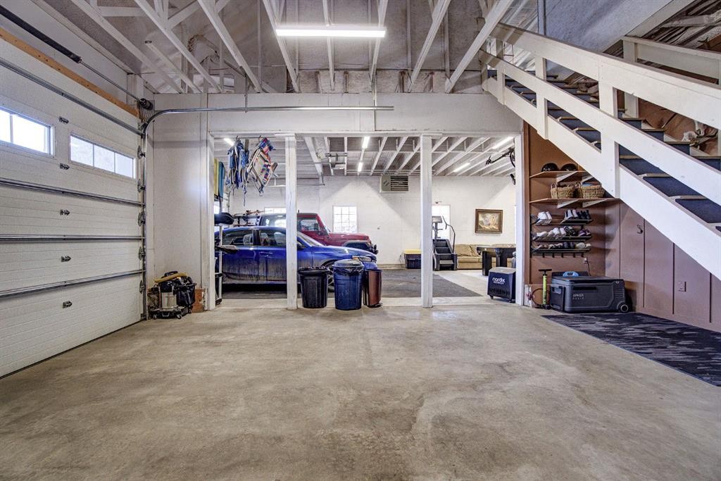 109 Derochie Drive, Claresholm, AB - Indoor Photo Showing Garage