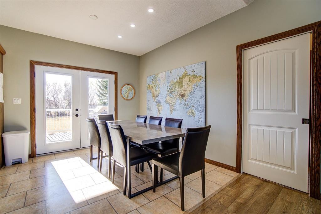 109 Derochie Drive, Claresholm, AB - Indoor Photo Showing Dining Room
