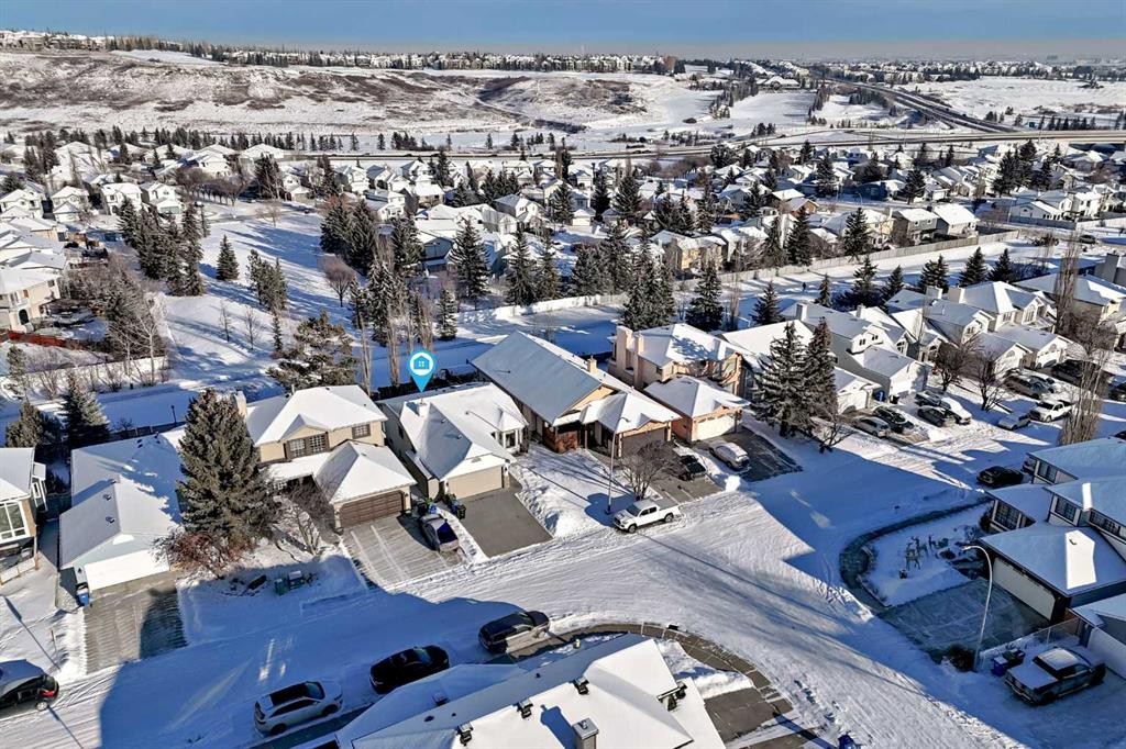 52 Hidden Vale Crescent Nw, Calgary, AB - Outdoor With View