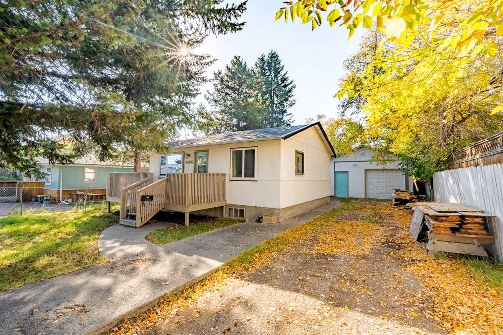 6507 34 Avenue Nw, Calgary, AB - Outdoor