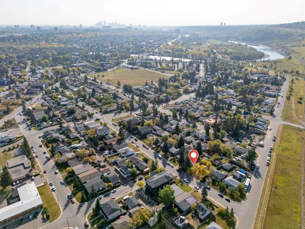 6507 34 Avenue Nw, Calgary, AB - Outdoor With View