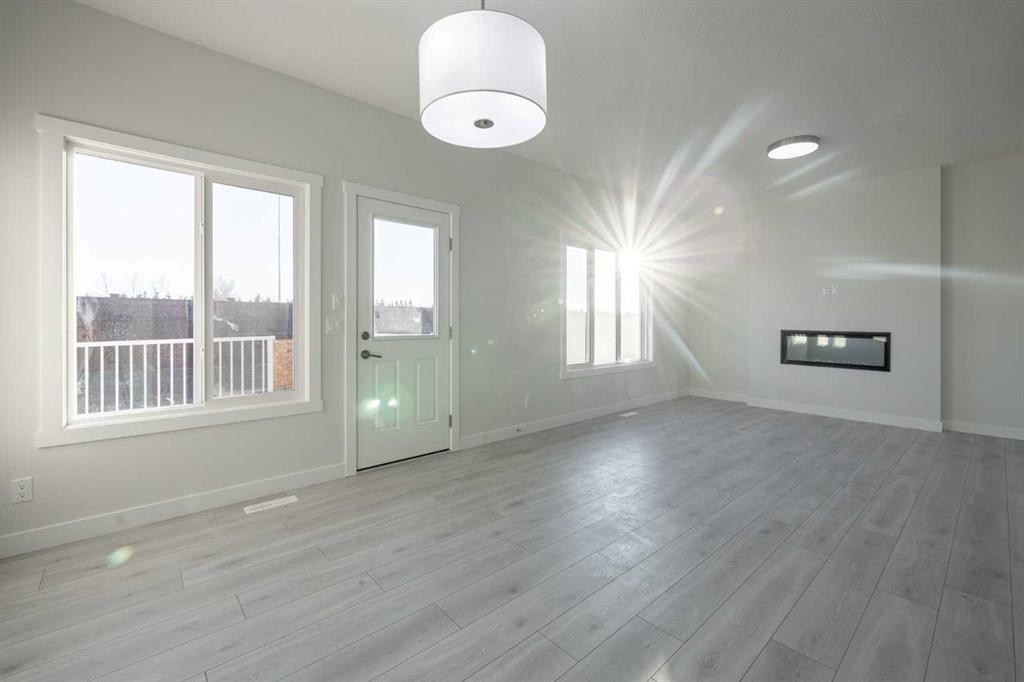 190 Sora Way Se, Calgary, AB - Indoor Photo Showing Other Room