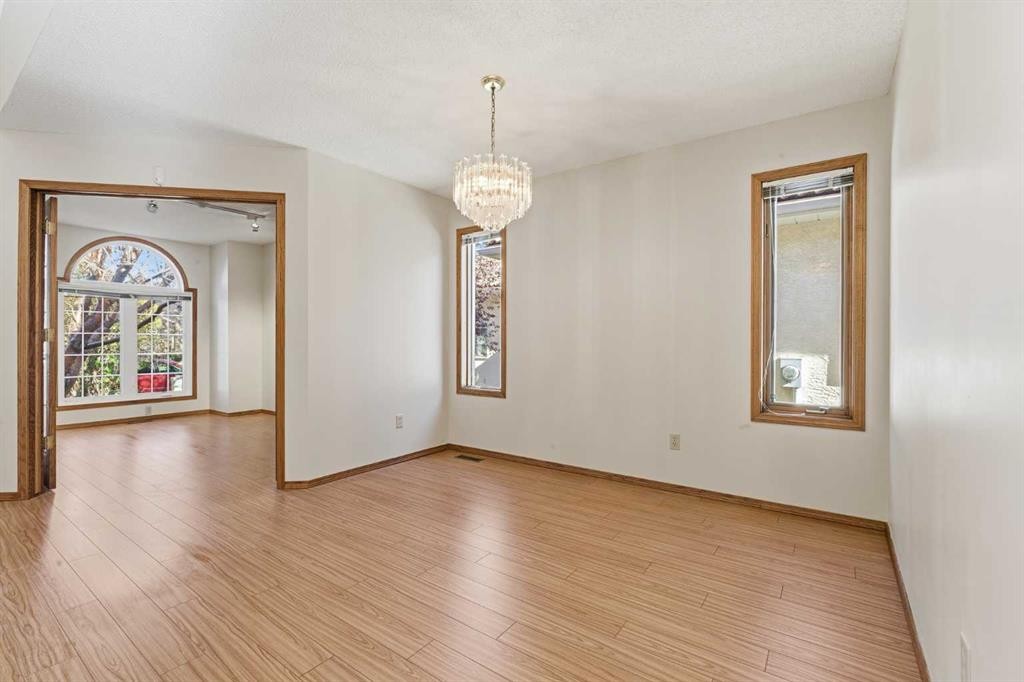 135 Hamptons Park Nw, Calgary, AB - Indoor Photo Showing Other Room