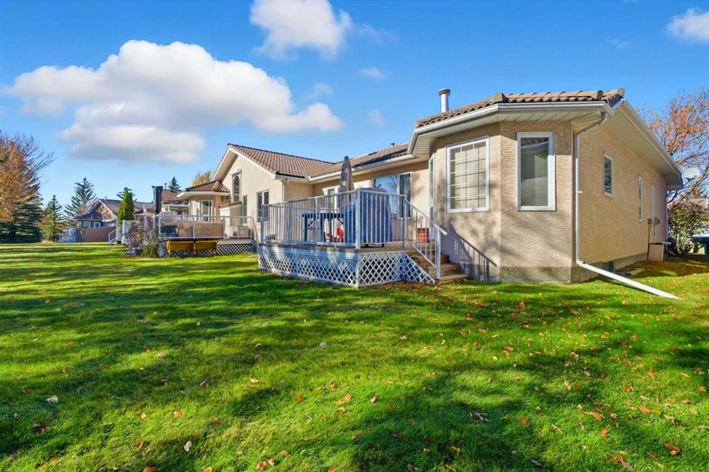135 Hamptons Park Nw, Calgary, AB - Outdoor With Deck Patio Veranda