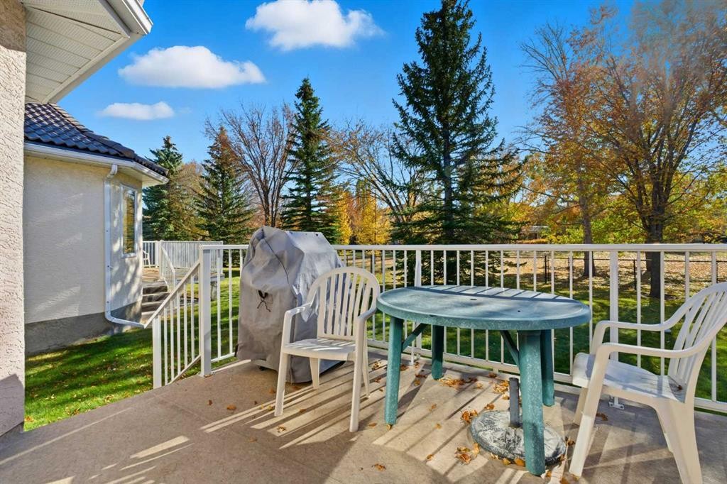 135 Hamptons Park Nw, Calgary, AB - Outdoor With Deck Patio Veranda