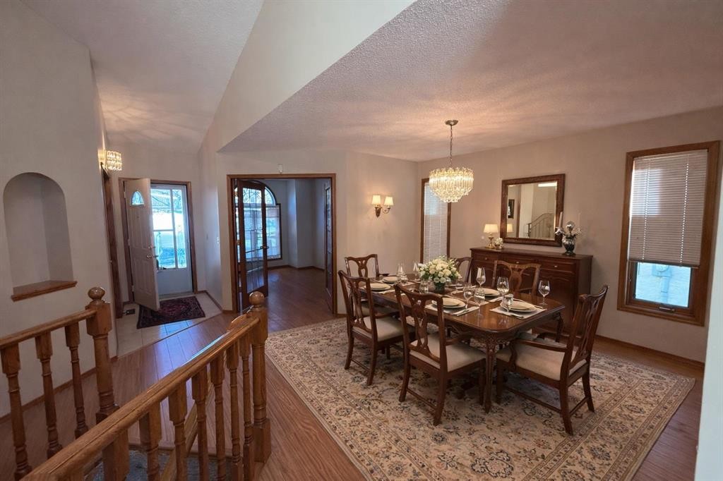 135 Hamptons Park Nw, Calgary, AB - Indoor Photo Showing Dining Room