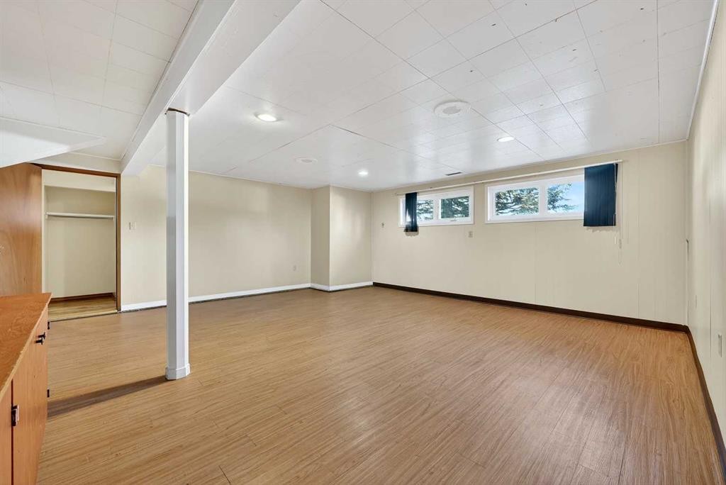 5315 Valiant Drive Nw, Calgary, AB - Indoor Photo Showing Other Room