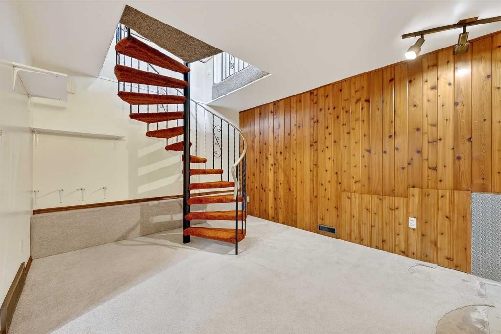 5315 Valiant Drive Nw, Calgary, AB - Indoor Photo Showing Other Room