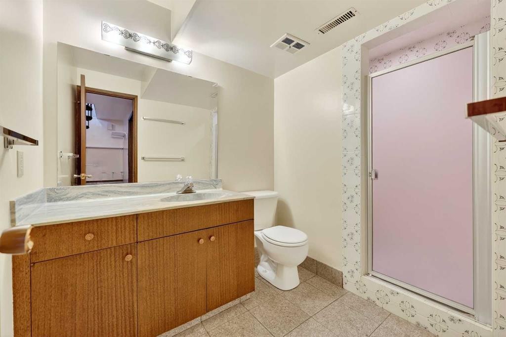 5315 Valiant Drive Nw, Calgary, AB - Indoor Photo Showing Bathroom