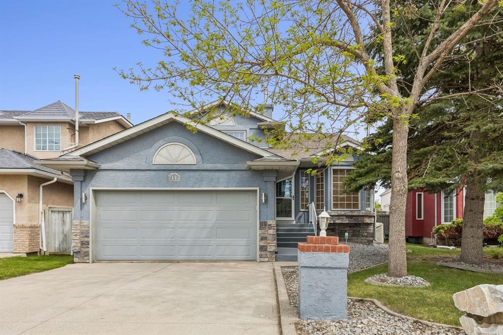 7117 California Boulevard Ne, Calgary, AB - Outdoor With Facade
