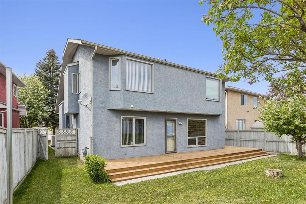 7117 California Boulevard Ne, Calgary, AB - Outdoor With Exterior