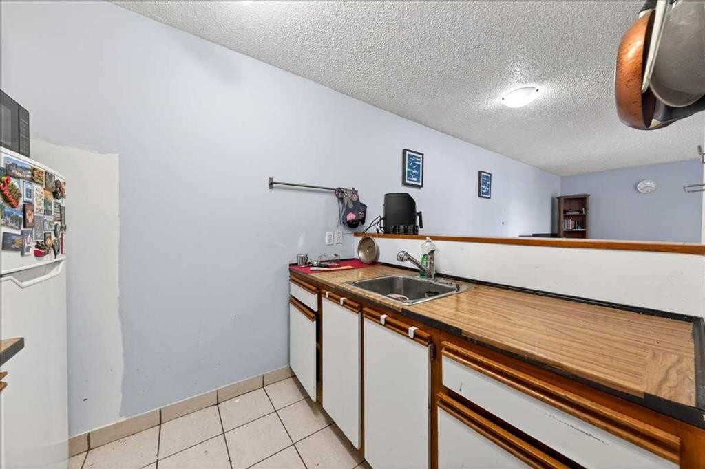303-431 1 Avenue Ne, Calgary, AB - Indoor Photo Showing Kitchen