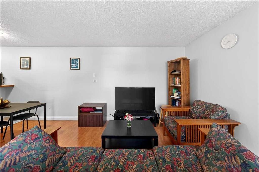 303-431 1 Avenue Ne, Calgary, AB - Indoor Photo Showing Other Room
