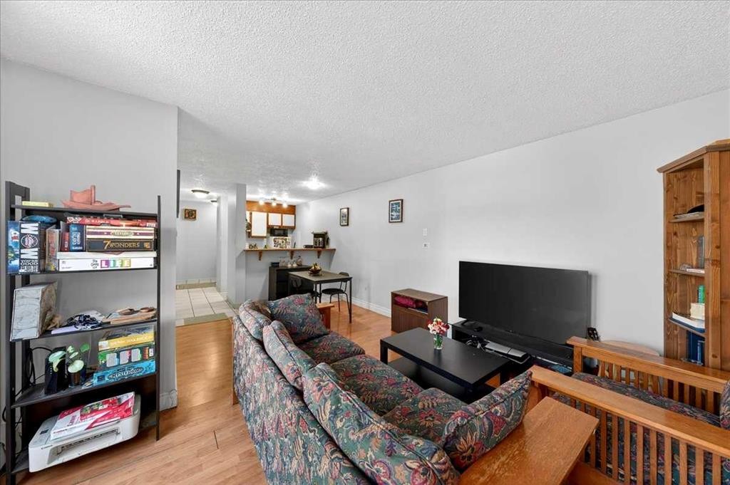 303-431 1 Avenue Ne, Calgary, AB - Indoor