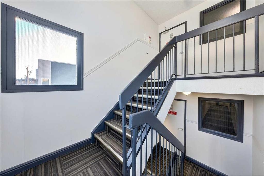 303-431 1 Avenue Ne, Calgary, AB - Indoor Photo Showing Other Room