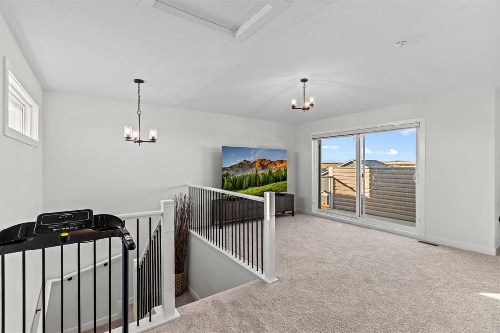 116 Ambleside Crescent Nw, Calgary, AB - Indoor Photo Showing Other Room