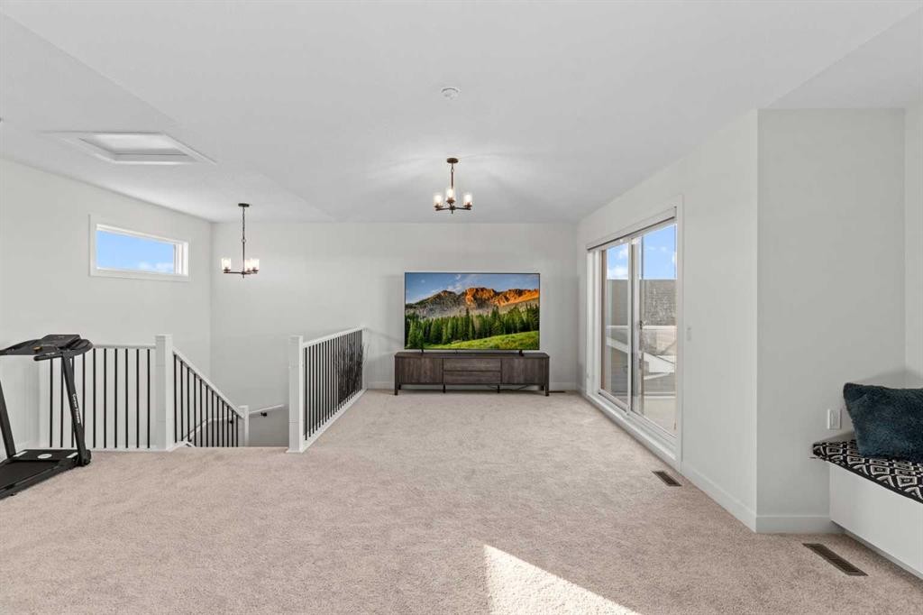 116 Ambleside Crescent Nw, Calgary, AB - Indoor Photo Showing Other Room