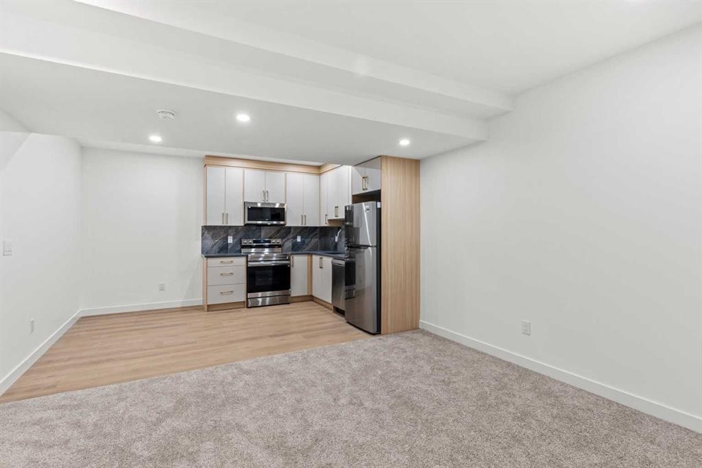 116 Ambleside Crescent Nw, Calgary, AB - Indoor