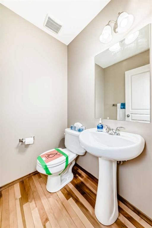 834 Cranston Drive Se, Calgary, AB - Indoor Photo Showing Bathroom