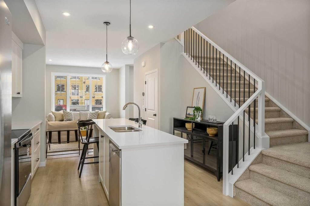 1485 Rangeview Drive Se, Calgary, AB - Indoor Photo Showing Kitchen With Double Sink With Upgraded Kitchen