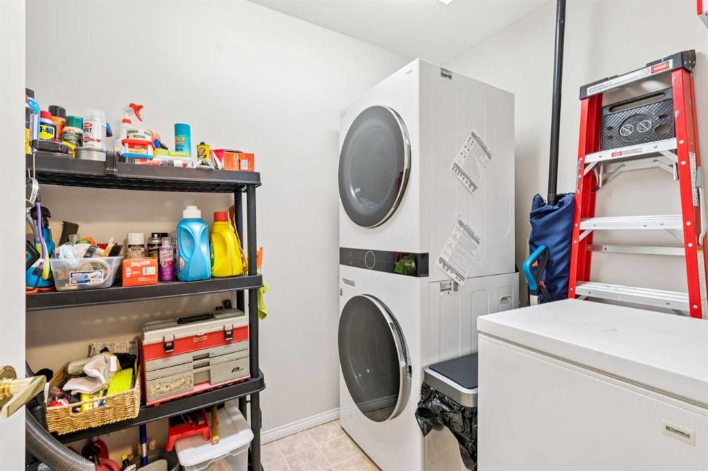 2327-1818 Simcoe Boulevard Sw, Calgary, AB - Indoor Photo Showing Laundry Room