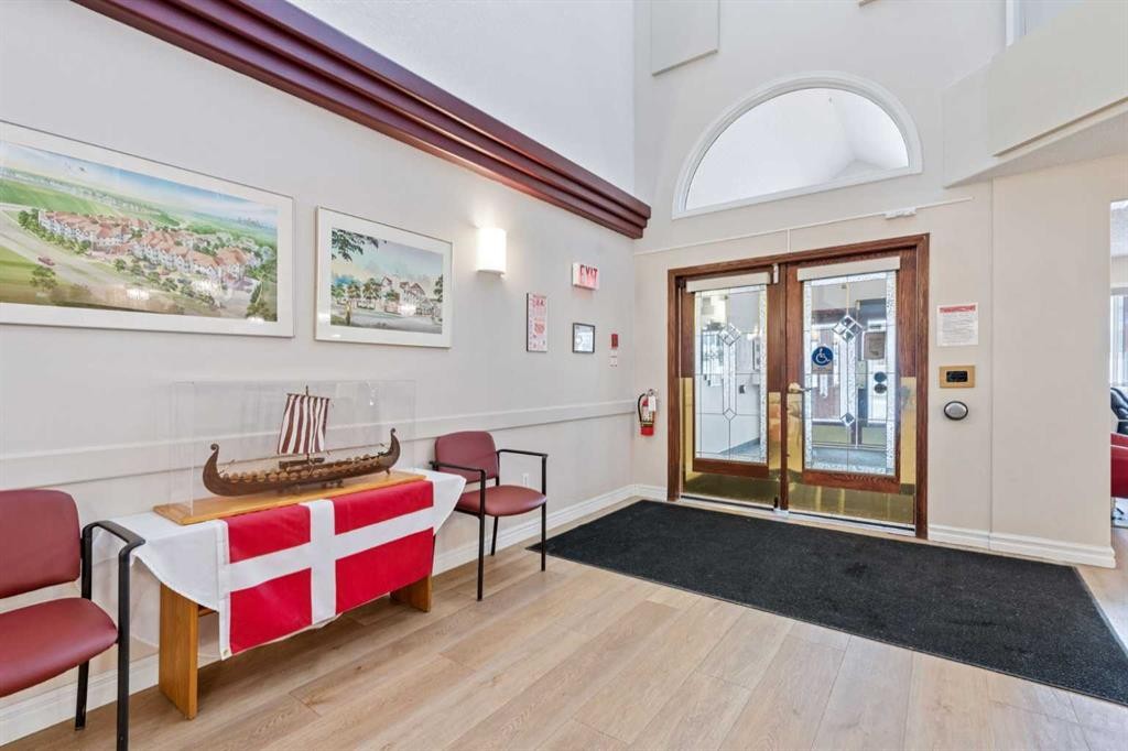 2327-1818 Simcoe Boulevard Sw, Calgary, AB - Indoor Photo Showing Other Room