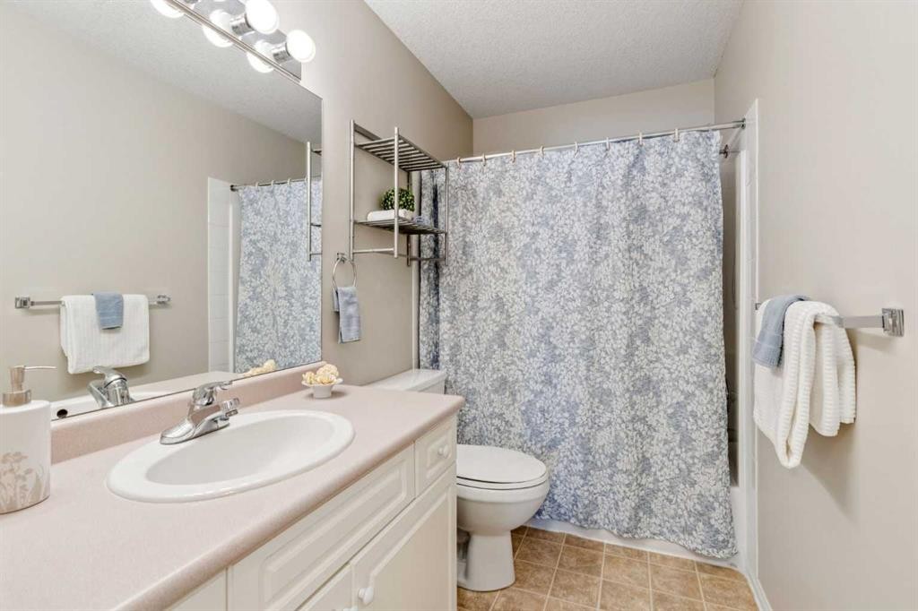 2327-1818 Simcoe Boulevard Sw, Calgary, AB - Indoor Photo Showing Bathroom