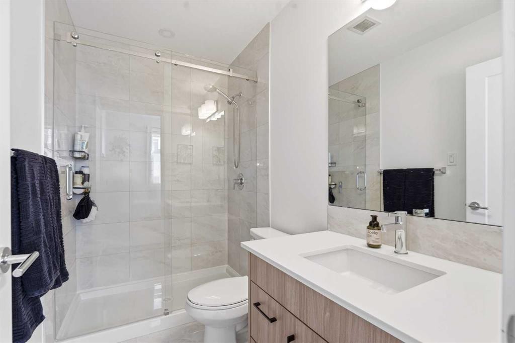 308-400 Auburn Meadows Common Se, Calgary, AB - Indoor Photo Showing Bathroom