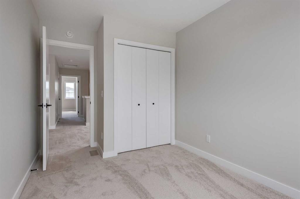 7189 Rangeview Avenue Se, Calgary, AB - Indoor Photo Showing Other Room