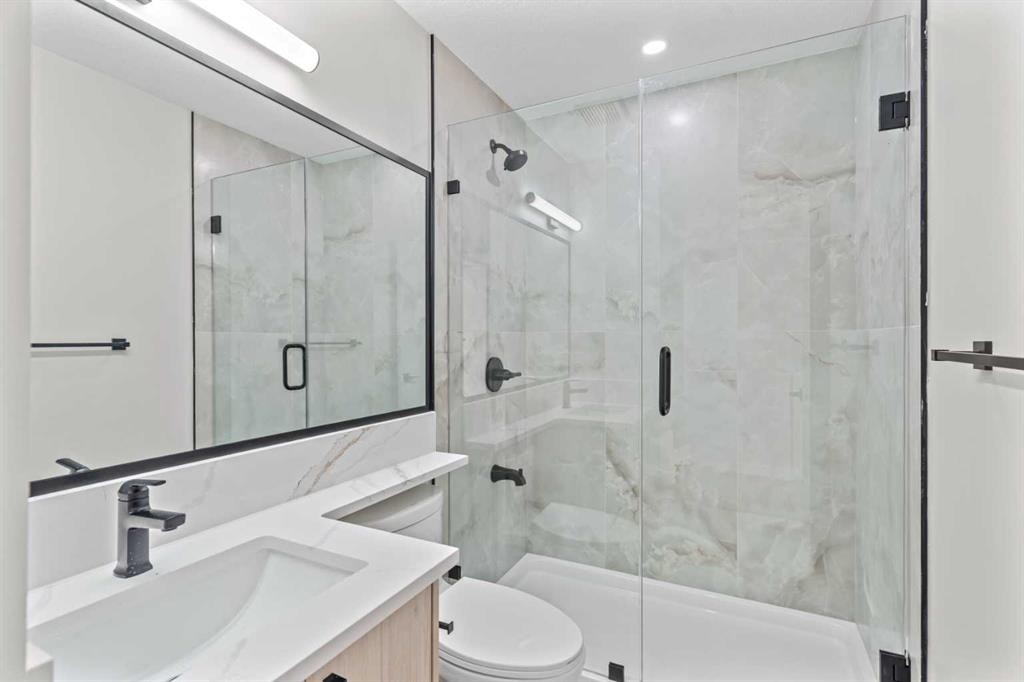 52 Martin Crossing Rise Ne, Calgary, AB - Indoor Photo Showing Bathroom