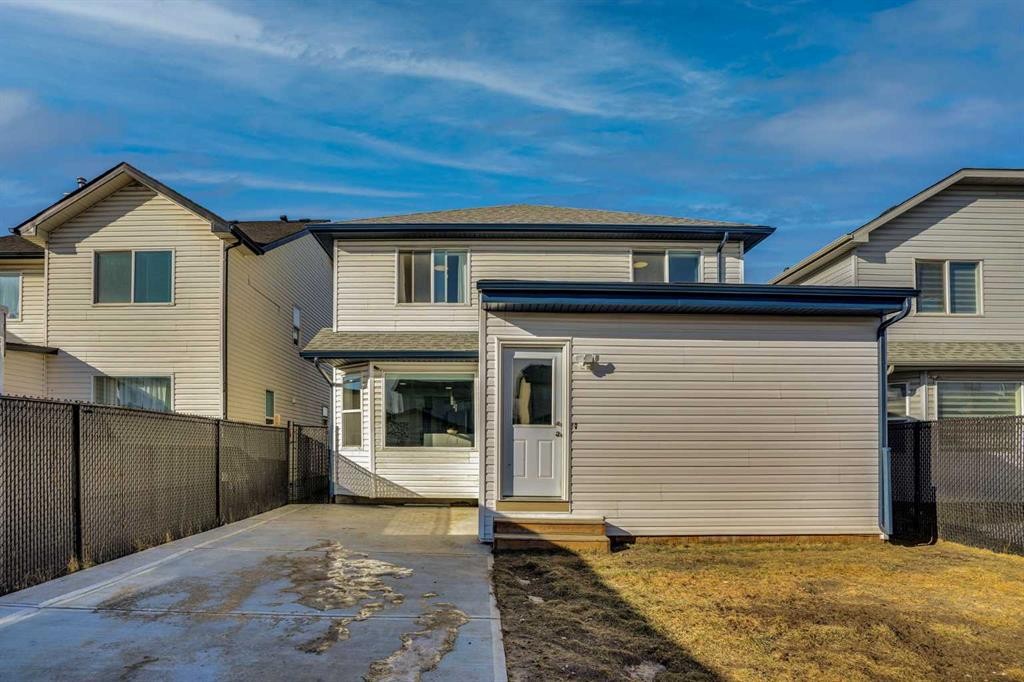 148 Martha'S Manor Ne, Calgary, AB - Outdoor