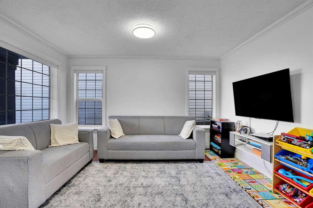 148 Martha'S Manor Ne, Calgary, AB - Indoor Photo Showing Living Room
