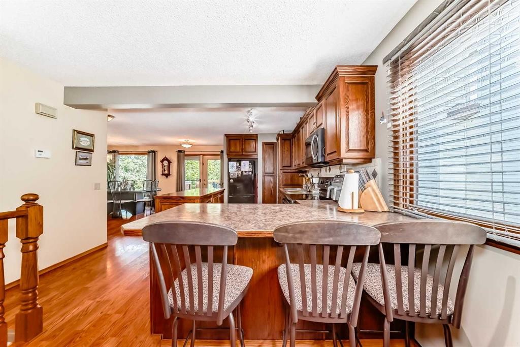 22 Glenhill Drive, Cochrane, AB - Indoor Photo Showing Dining Room