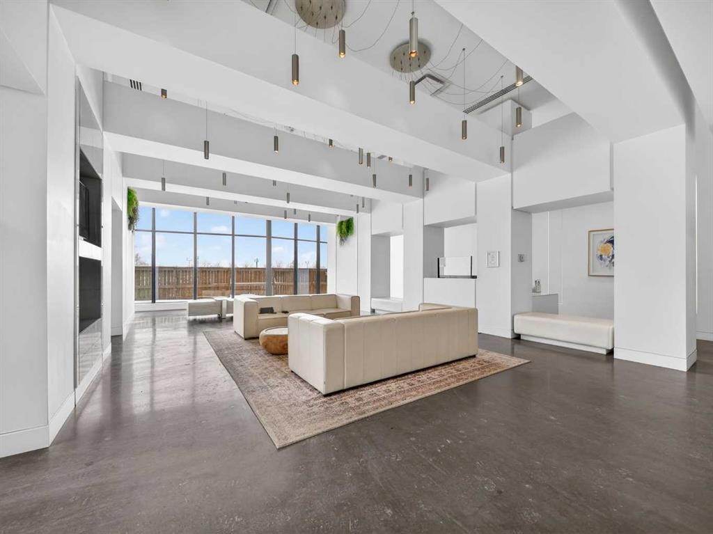802-615 6 Avenue Se, Calgary, AB - Indoor Photo Showing Other Room