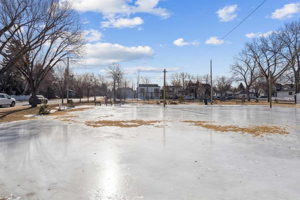 607 29 Avenue Nw, Calgary, AB - Outdoor With View