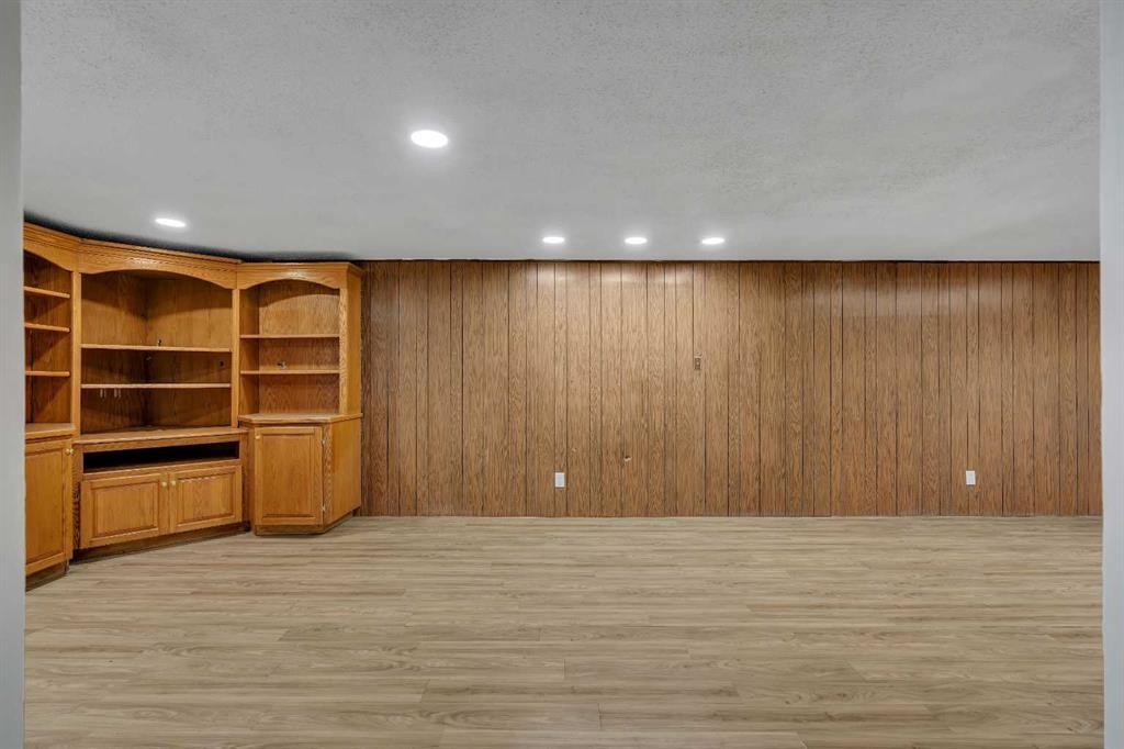 102 Huntham Place Ne, Calgary, AB - Indoor Photo Showing Other Room