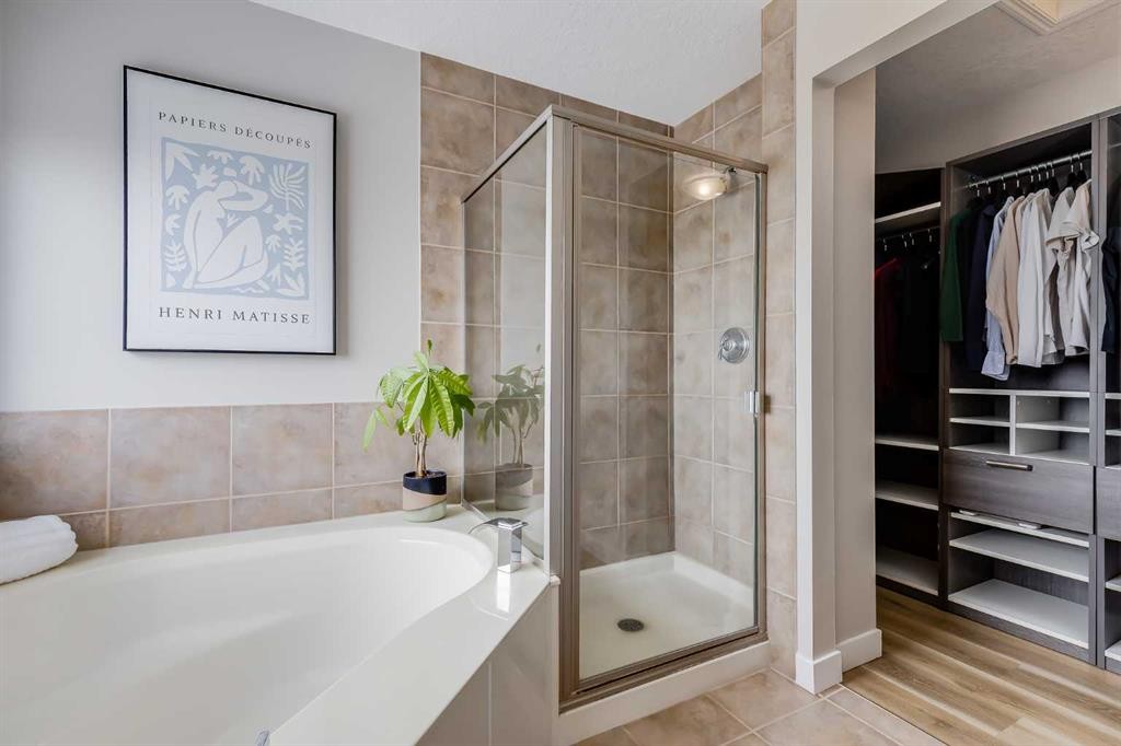 27 Everoak Bay Sw, Calgary, AB - Indoor Photo Showing Bathroom