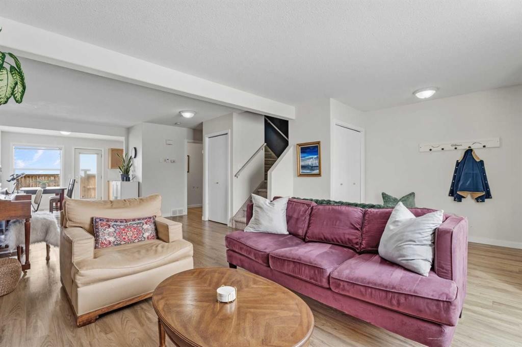1301 Eagleview Place Nw, High River, AB - Indoor Photo Showing Living Room