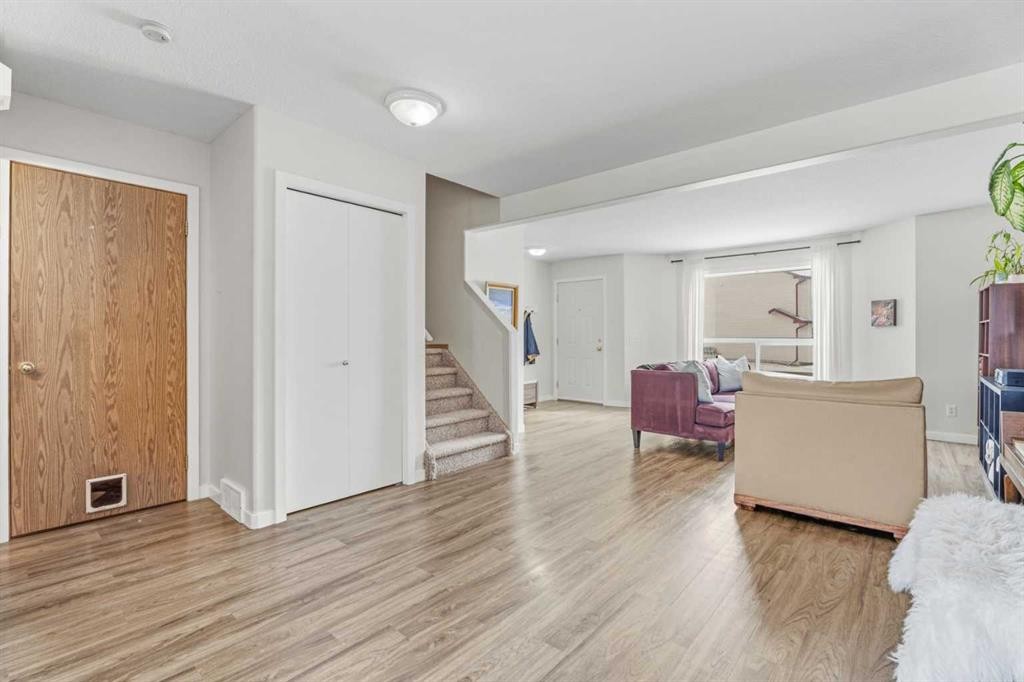 1301 Eagleview Place Nw, High River, AB - Indoor